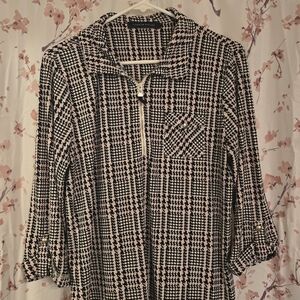 Black and White Houndstooth Zip-Up Blouse